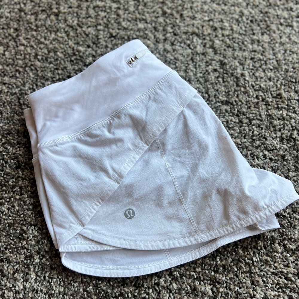 LULULEMON Speed Up Lined Short 2.5" color White size 6